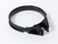 Inlet manifold rubber to cylinder head clamp